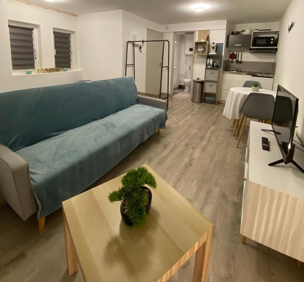 Studio Confortable Au Centre De Manosque Exteriör bild